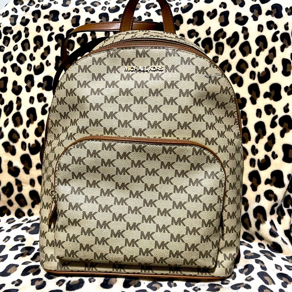 Michael Kors swing back pack